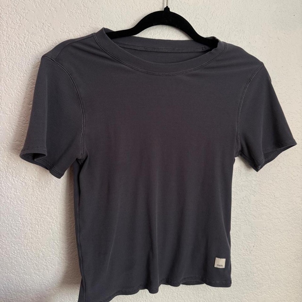 Vuori Pose Fitted Tee Ribbed Crewneck Short Sleeve Charcoal Gray XS